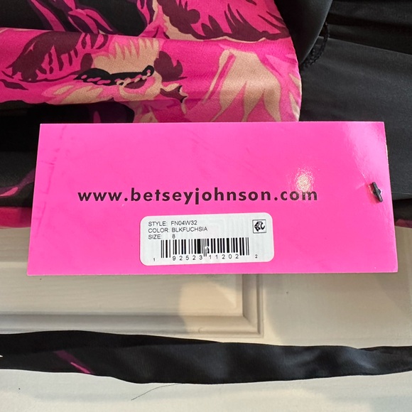 Betsey Johnson black and pink floral dress. Size 8 NWT - Picture 2 of 3